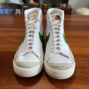 Nike Men’s Blazer Mid '77 Vintage Green and White (10.5)